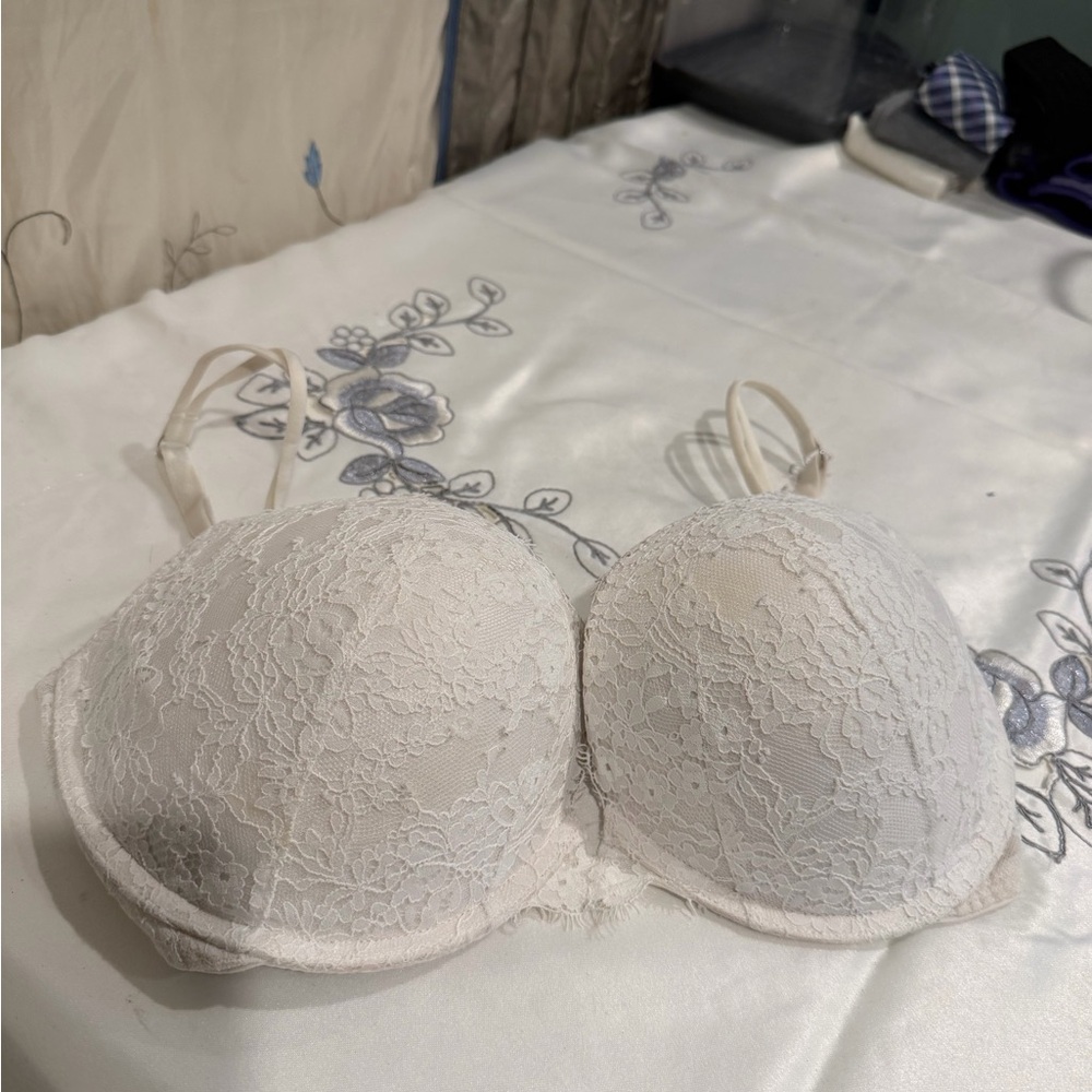 Victoria's Secret Lace Bra - Cream